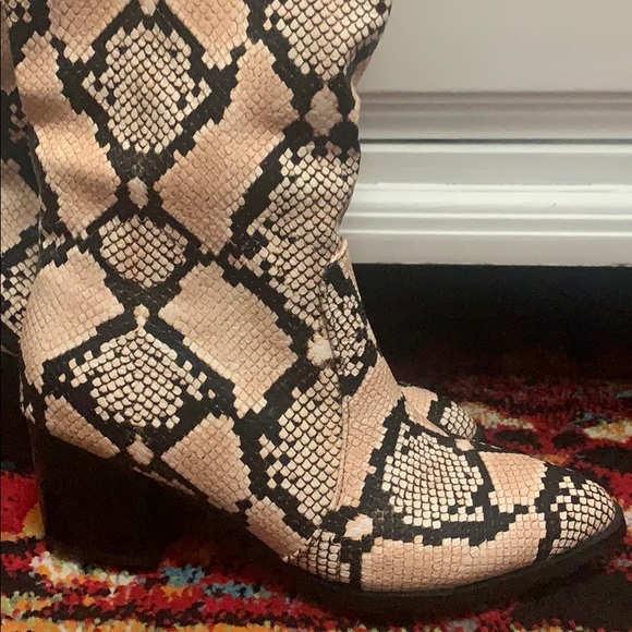 Python over the knee boots - Picture 2 of 6
